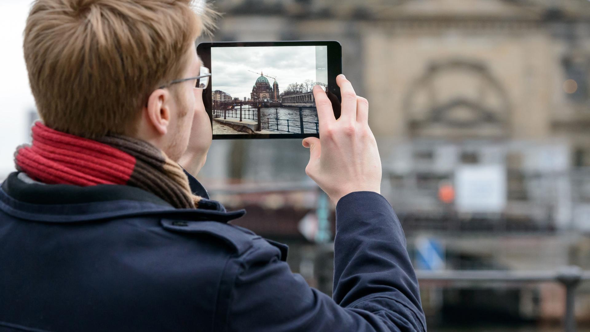 Lue, kuinka mobiililaitteet muuttavat näköämme ja haastavat silmiämme.