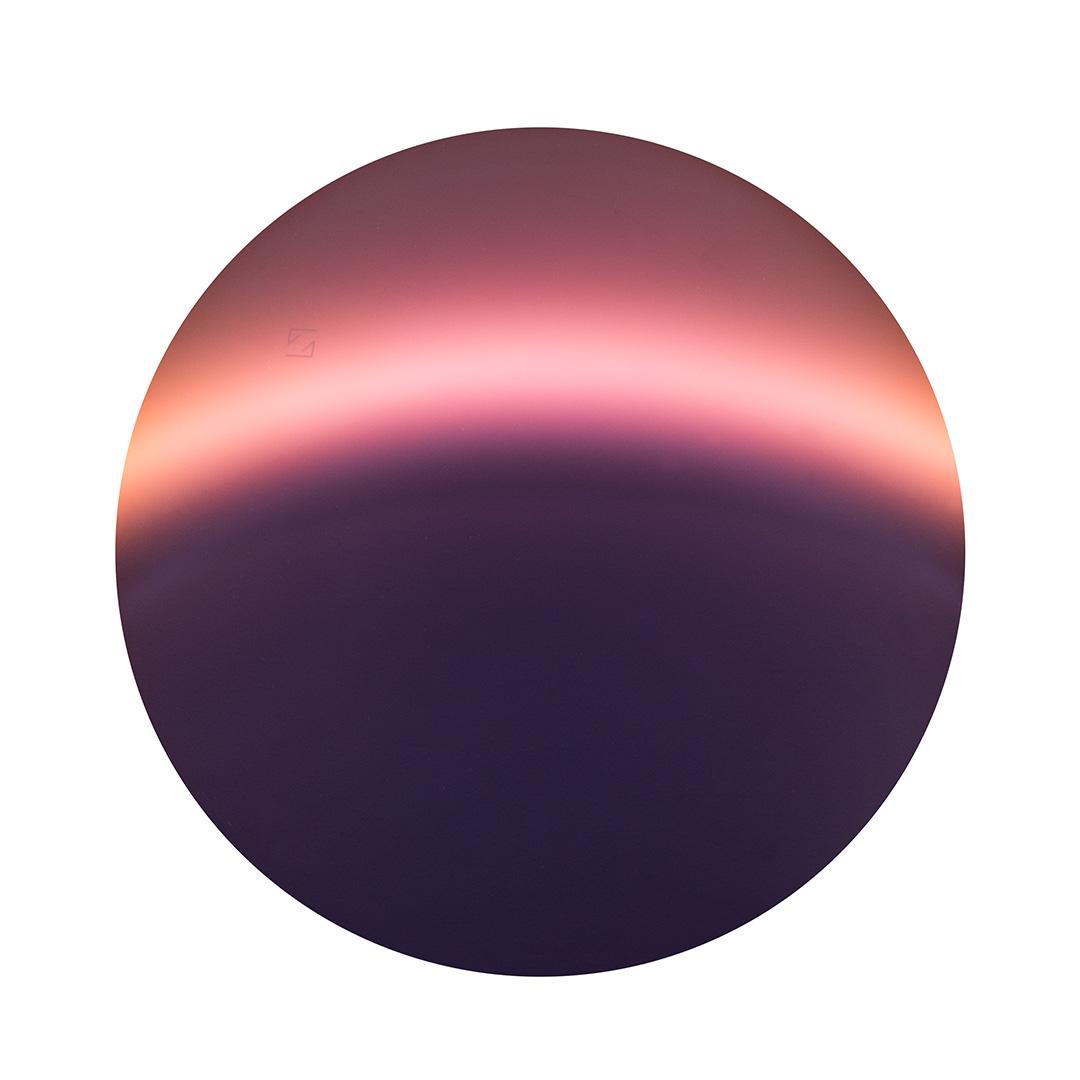 Väriesimerkki Spicy Red -linssiväristä, joka sopii huonoihin valaistusolosuhteisiin. 